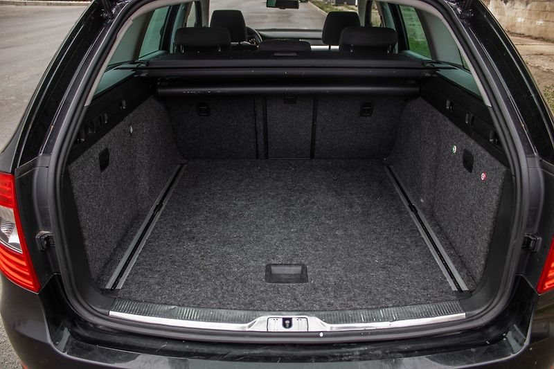Škoda Superb - fotka 33 z 33