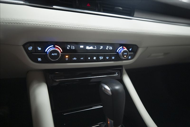 Mazda 6 2,5 SKYACTIV-G AT NAVI KŮŽE ČR - fotka 36 z 44