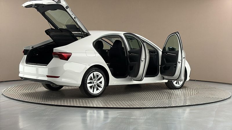 Škoda Octavia 2.0 TDI Style - fotka 6 z 26