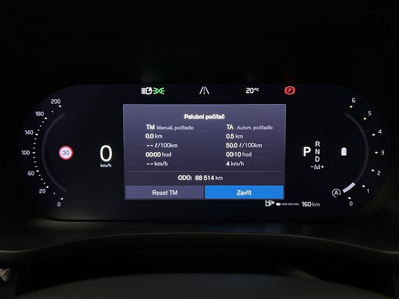 Volvo XC60 B4 AWD R-DESIGN AUT CZ - fotka 24 z 45