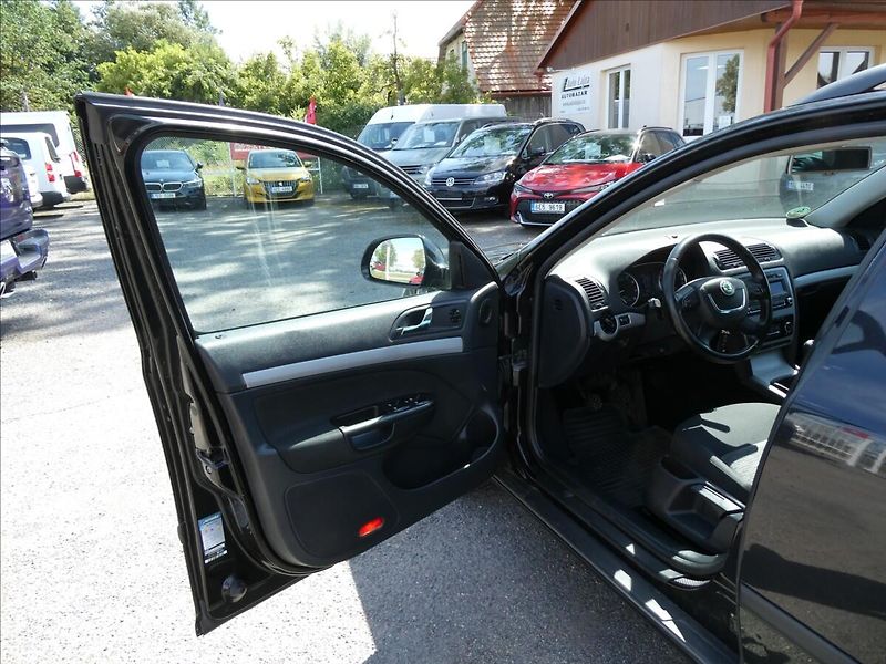 Škoda Octavia 1,4 TSi 90kW po servise, závěs - fotka 21 z 45