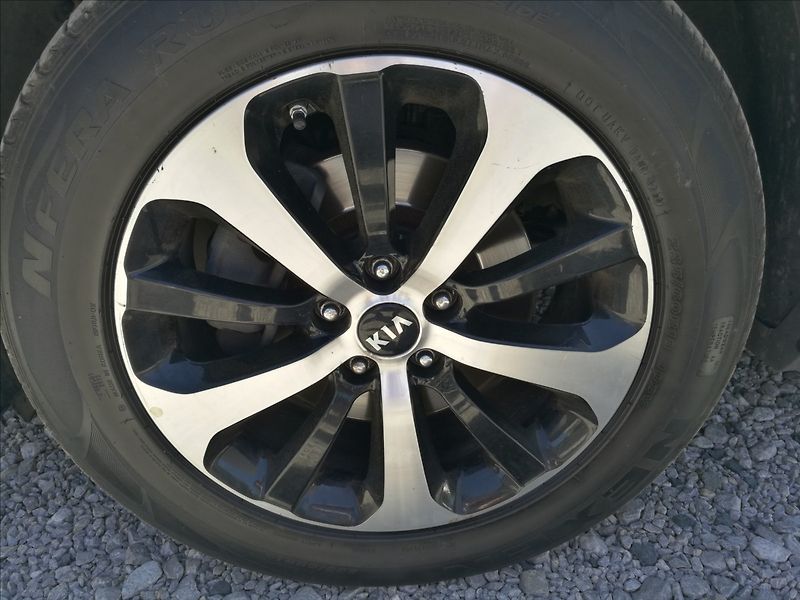 Kia Sorento 2,2 CRDi AWD ECOdynamics - fotka 23 z 27