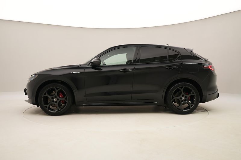 Alfa Romeo Stelvio VELOCE 2.2JTDm REZERVACE - fotka 9 z 62