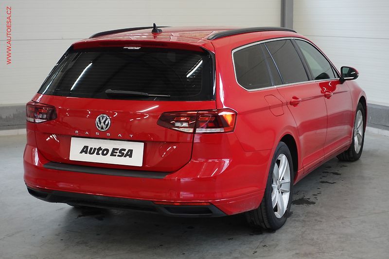 Volkswagen Passat (2019) 2.0 TDi, DSG, LED, kamera - fotka 6 z 24