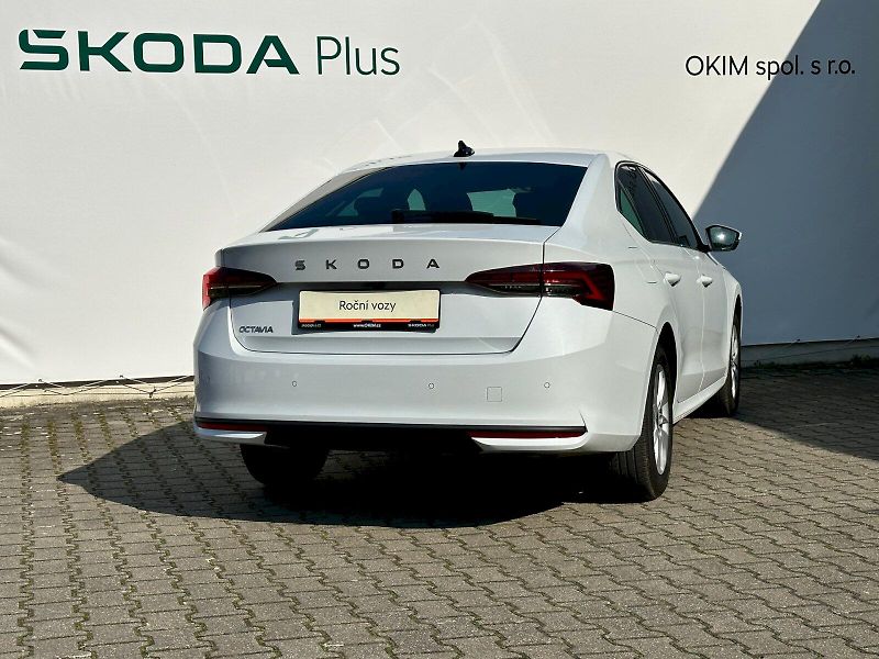 Škoda Octavia (2024) 1.5 TSI 110kW MHEV Top Selecti - fotka 2 z 24