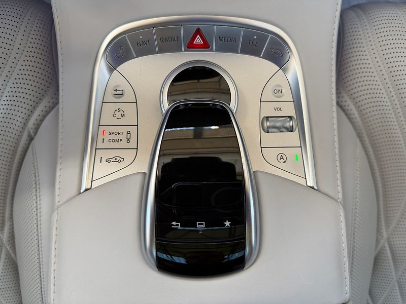 Mercedes-Benz Třídy S V8 4MATIC LONG, WEBASTO, PANO - fotka 22 z 28