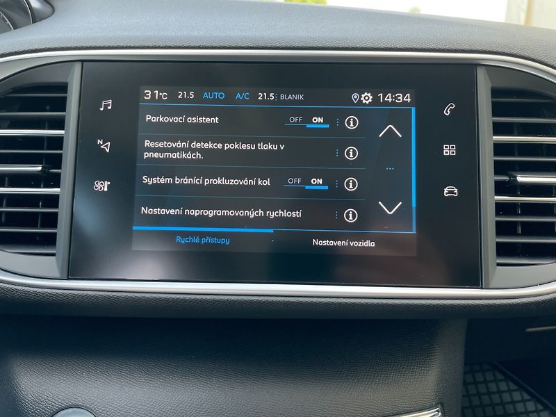 Peugeot 308 (2020) Com. 1.5HDi ČR! 1.maj.! - fotka 25 z 31
