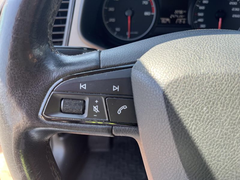 Seat Leon 1.2 TSi  ČR - fotka 25 z 32