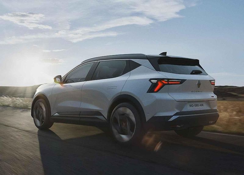 Novým Evropským autem roku je elektrický Renault Scénic