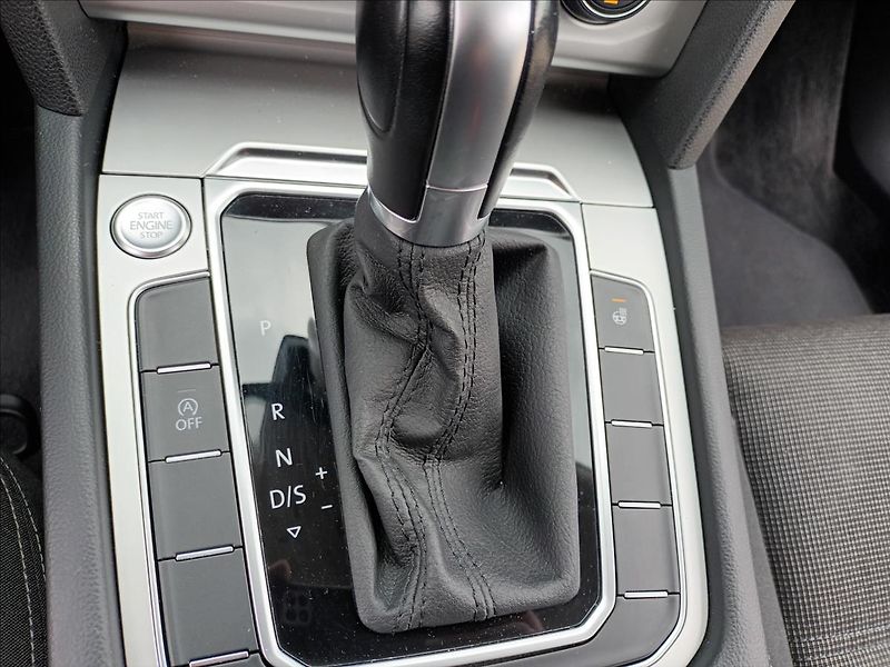 Volkswagen Passat 2,0 TDI,110kw,LED,SERVIS,TAŽNÉ - fotka 41 z 49