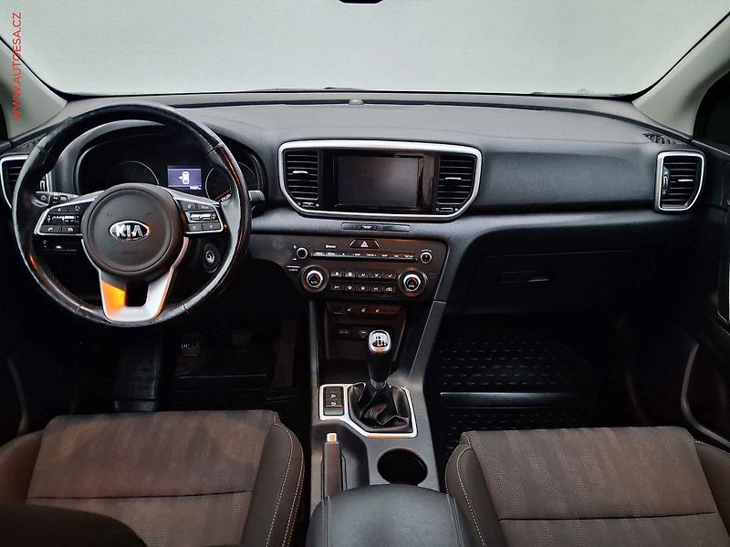 Kia Sportage (2020) 1.6 T-GDi, 2.maj, AC, park - fotka 8 z 18