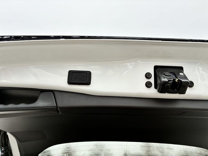 Toyota RAV4 2.5 Plug-in 185 Selection - fotka 9 z 27