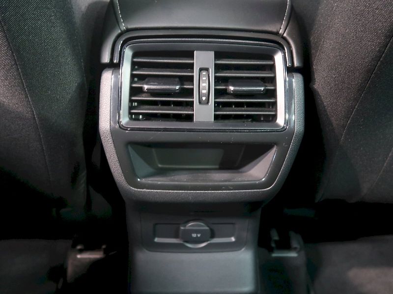 Škoda Karoq (2025) SELECTION 2.0TDI 85KW TAŽNÉ - fotka 38 z 40