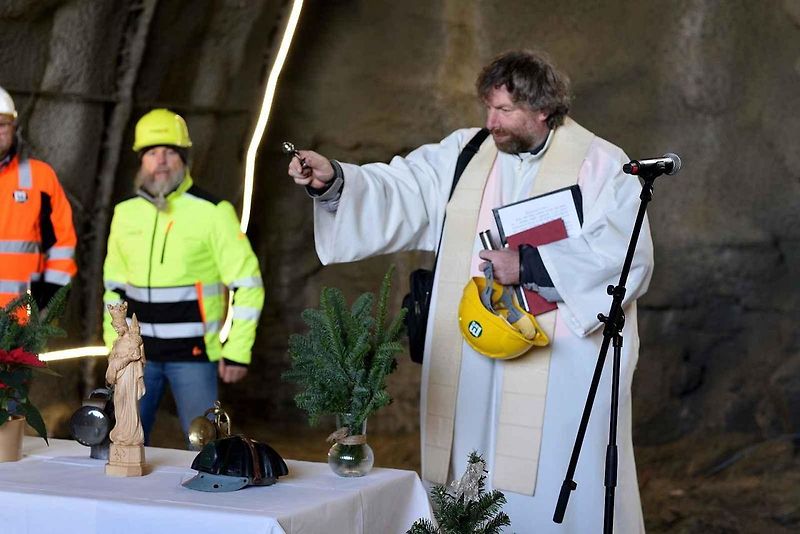 Žehnání svaté Barbory na stavbě tunelu Homole na budoucí dálnici D35 u Vysokého Mýta.