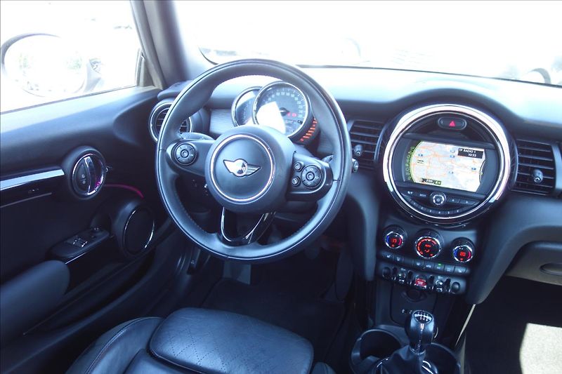 Mini Cooper 1,5 i 100KW, LED, 54TIS.KM. - fotka 19 z 38