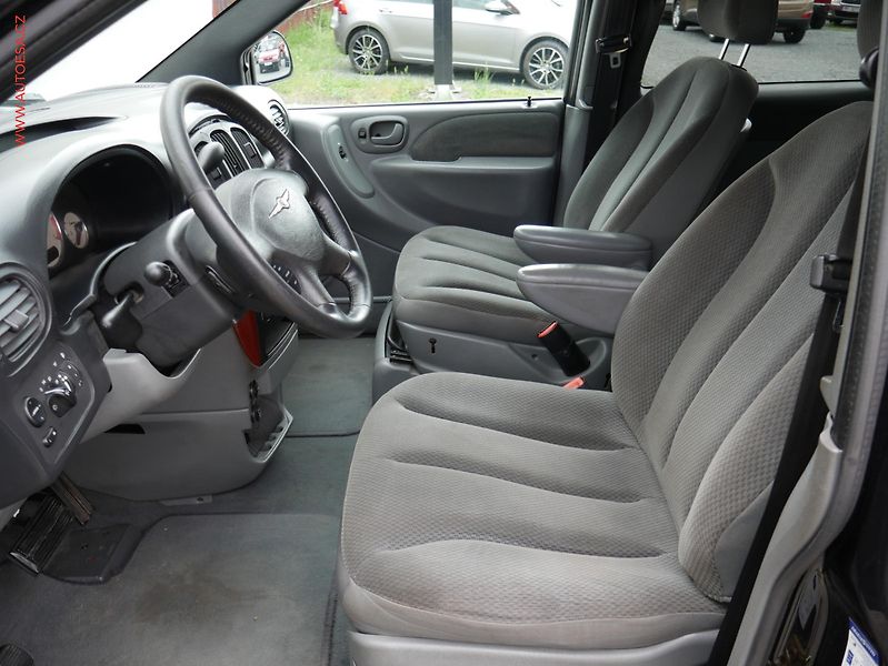Chrysler Voyager (2005) 2.8CRD, AT, autoAC - fotka 9 z 16