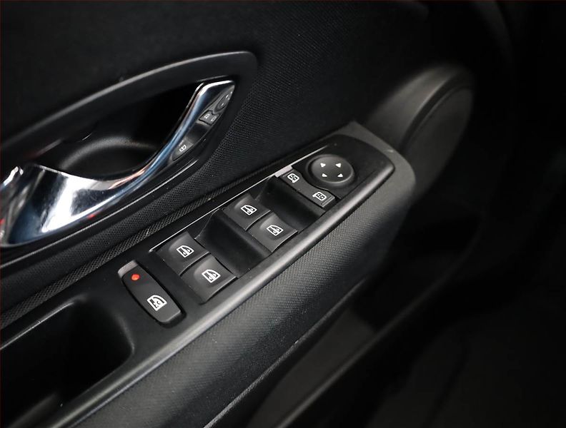 Renault Mégane (2013) 1.6 16V, Tempomat - fotka 11 z 13