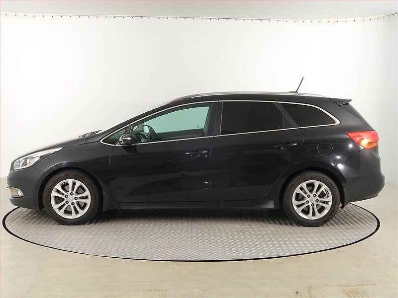 Kia Ceed (2014) Platinum 1.6 CRDi, Serv.kniha - fotka 3 z 18