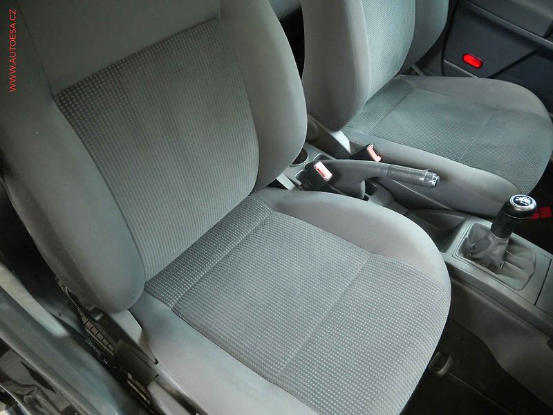 Volkswagen Polo (2009) 1.2i, Comfort, AC - fotka 11 z 16