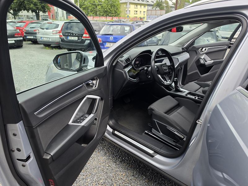 Audi Q3 2.0 40TFSI 4x4 Led S-Tronic  - fotka 7 z 18