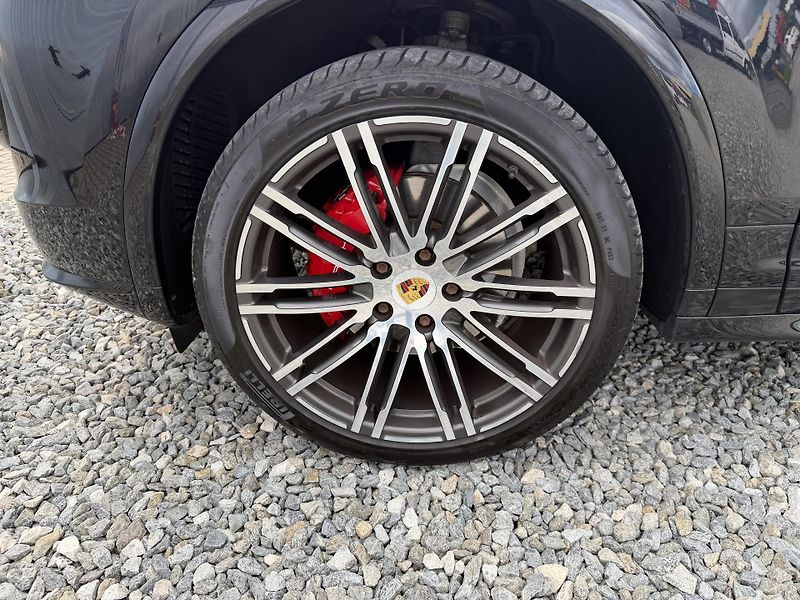 Porsche Cayenne 3.0TDI V6 265PS 4x4 GTS PAKET! - fotka 19 z 159