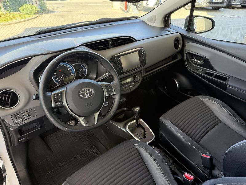 Toyota Yaris 1,5 Hybrid Active - fotka 10 z 10
