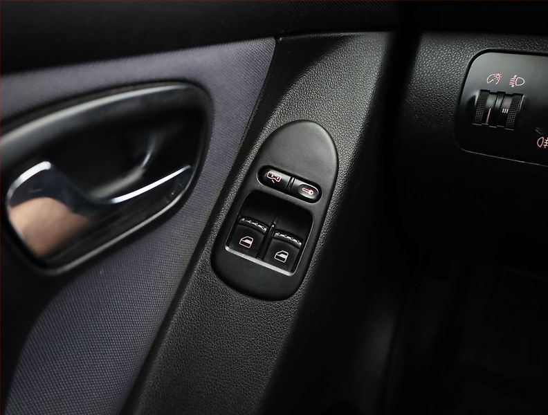 Seat Leon (2005) 1.4, po STK, Klima, v provozu - fotka 10 z 11