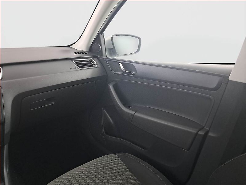 Škoda Rapid (2013) Elegance 1.6 TDI, Serv.kniha - fotka 8 z 15
