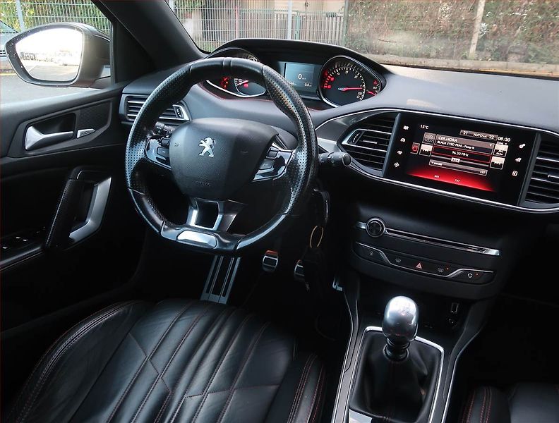 Peugeot 308 (2016) GT Line 2.0 BlueHDi, Navi - fotka 7 z 18