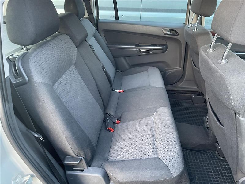 Opel Zafira 1,9 CDTI*88kW*7.míst*Servis - fotka 22 z 36