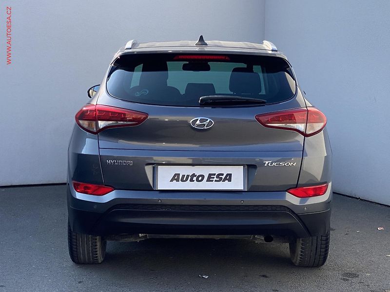Hyundai Tucson (2016) 1.7 CRDi, Navi - fotka 5 z 19