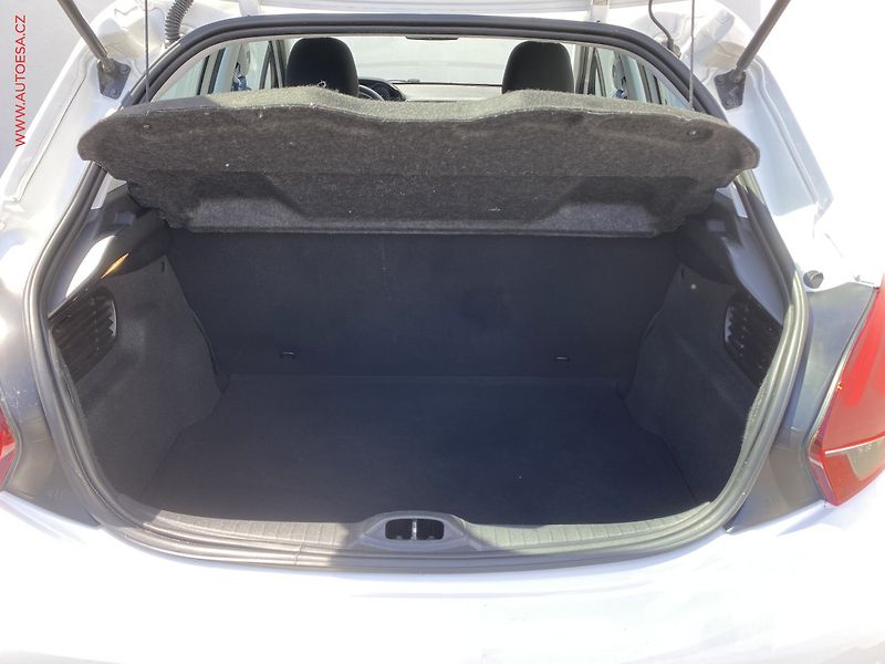 Peugeot 208 (2016) 1.0 PT, AC, tempo - fotka 7 z 15