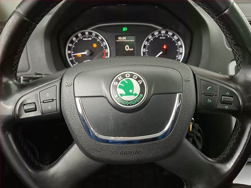 Škoda Octavia (2011) 1.6 TDI, po STK, Tažné - fotka 15 z 18