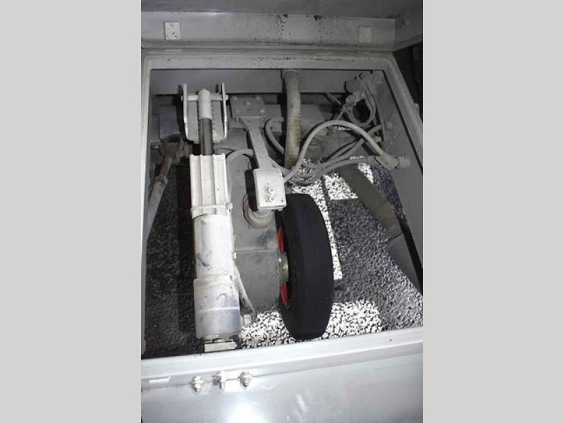 Ambulift v elektrické verzi na letišti Praha