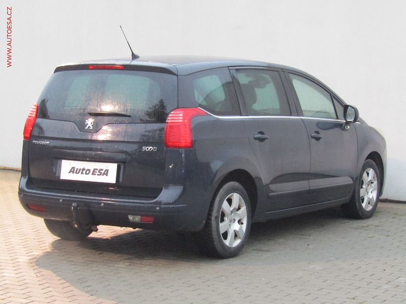 Peugeot 5008 (2011) 1.6HDi, Navi, kůže - fotka 4 z 18
