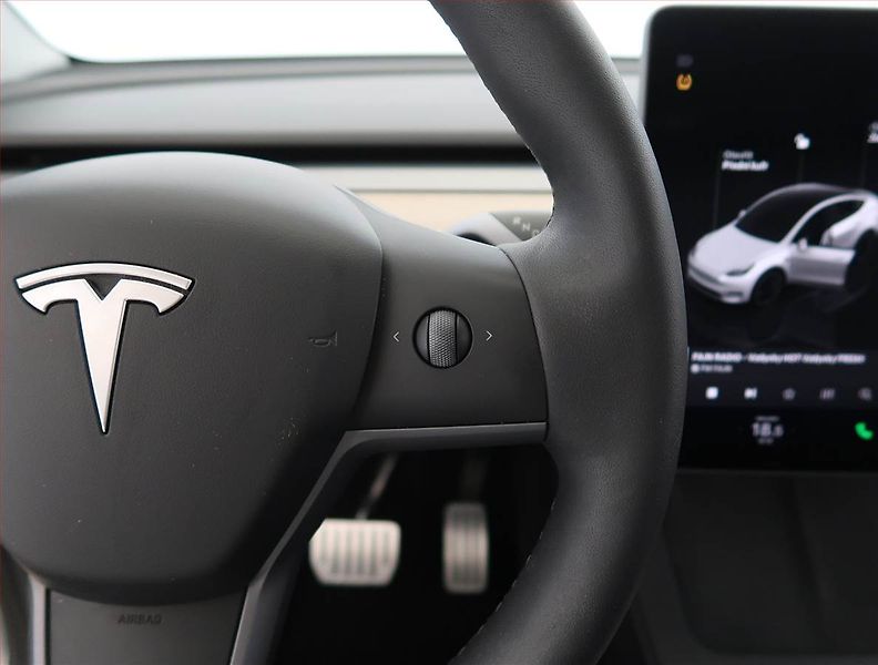 Tesla Model Y (2023) Performance 79kWh, SoH 93% - fotka 29 z 33