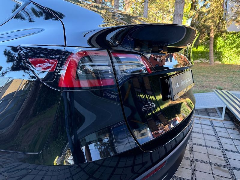 Tesla Model Y Standart Range LFP - fotka 8 z 40