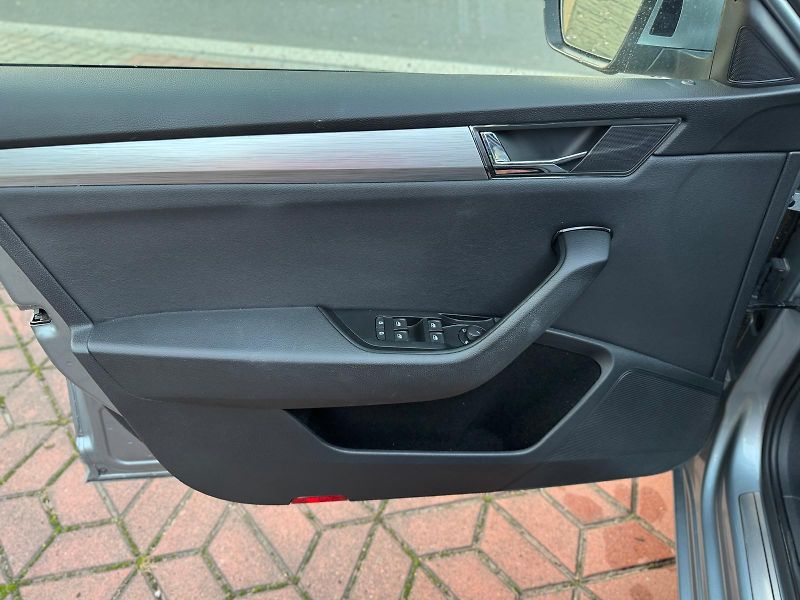 Škoda Superb (2021) 1.4 PHEV 160kW 1.MAJIT. ČR DPH - fotka 21 z 26