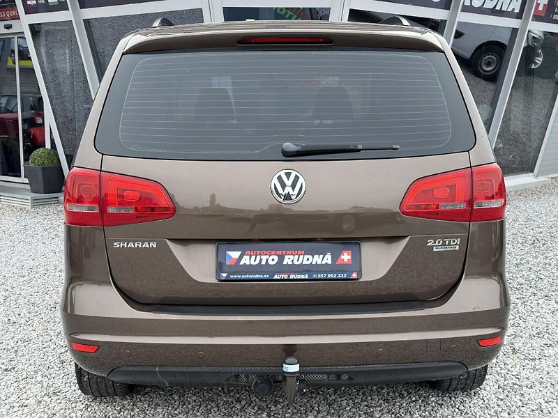 Volkswagen Sharan 2,0 TDI Panorama Automat DSG - fotka 13 z 41