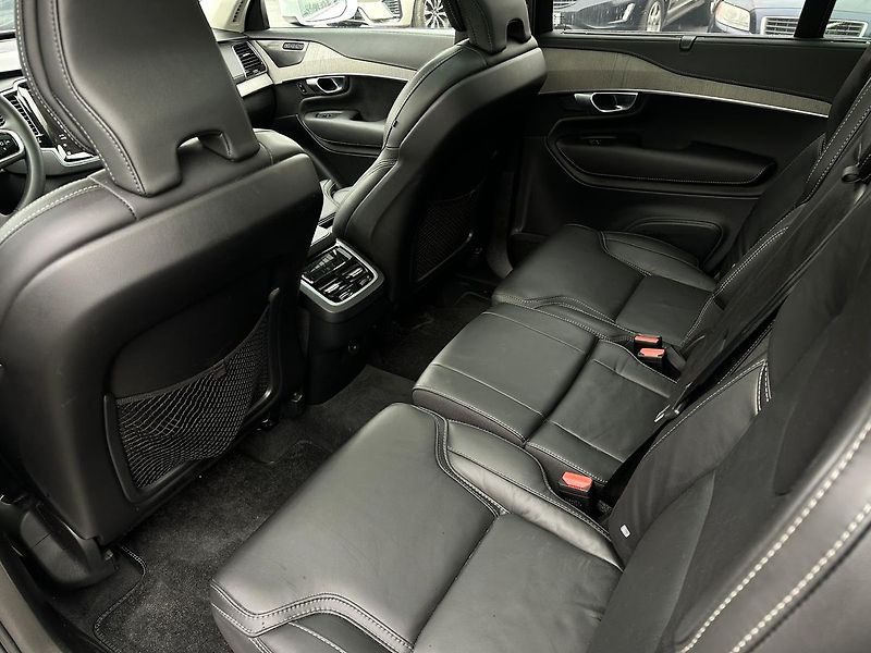 Volvo XC90 B5 AWD Ultimate PANO VZDUCH - fotka 7 z 20