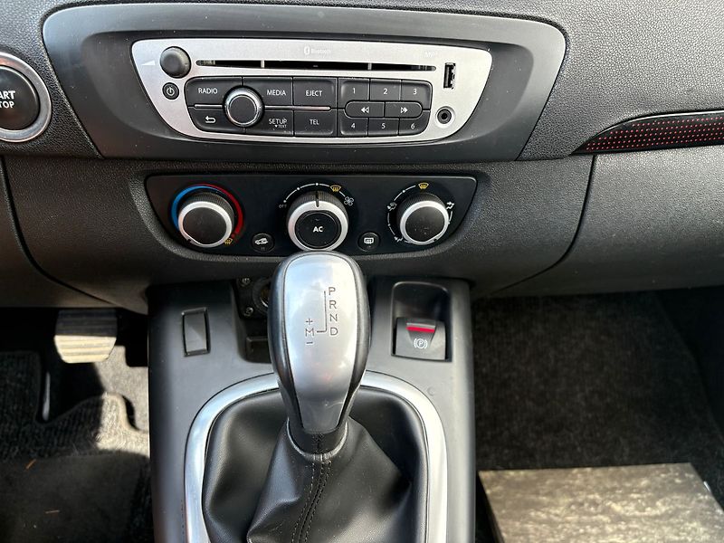 Renault Scénic 1.5dCi, 81kW, Automat, Tažné - fotka 11 z 27