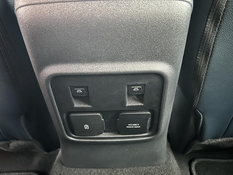 Ford Bronco 2.7 EcoBoost 246kW OUTER BANKS - fotka 13 z 37