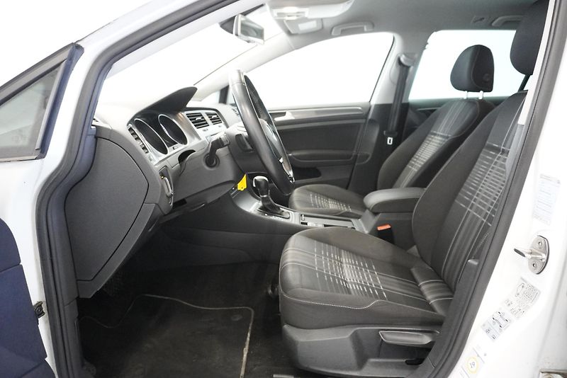 Volkswagen Golf 1.6 TDi - fotka 11 z 29
