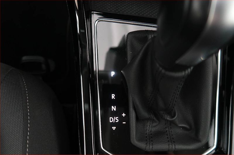 Volkswagen Touran (2022) 1.5 TSI - fotka 13 z 21