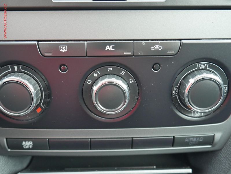 Škoda Octavia (2011) 1.2 TSi, ČR, Active, AC - fotka 17 z 18