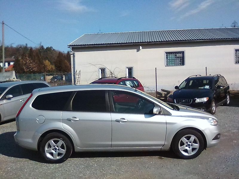 Ford Focus (2008) 1.6i 16V, kombi, 2.majitel - fotka 3 z 30