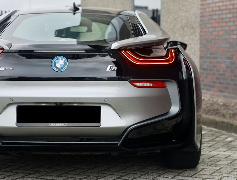 BMW i8 (2018) xdrive Laser - fotka 15 z 44