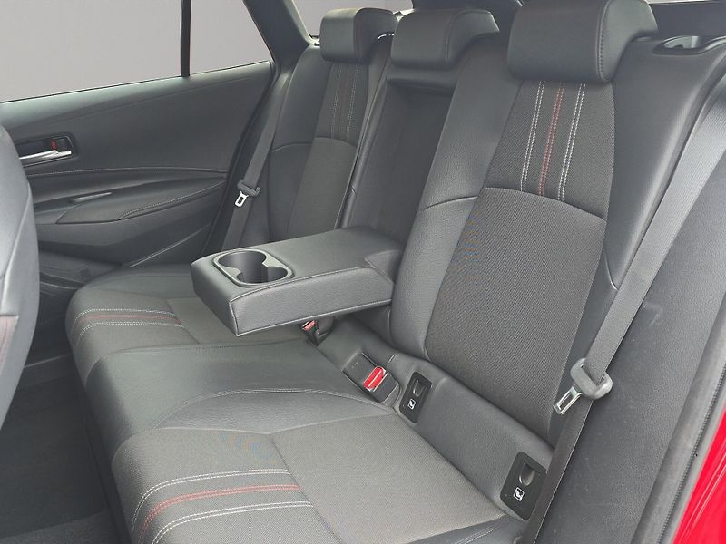 Toyota Corolla (2020) GR Sport 2.0 HEV A/T 131kw, se - fotka 25 z 27