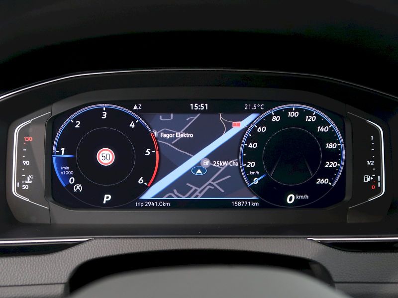 Volkswagen Passat (2023) BUSINESS PREMIUM 2.0TDI 110KW - fotka 18 z 42