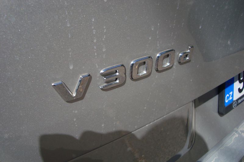 Mercedes-Benz Třídy V (2023) 300d 4-M,Extra Long,ČR,1.M.6m - fotka 19 z 71